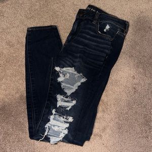 - American Eagle ripped Hi-rise jegging - SIZE 10 long -